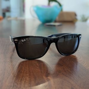 Like new Ray Ban New Wayfarer - Black